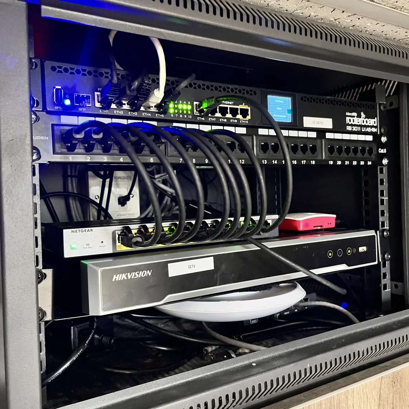 Network and production equipment connected inside a technical rack